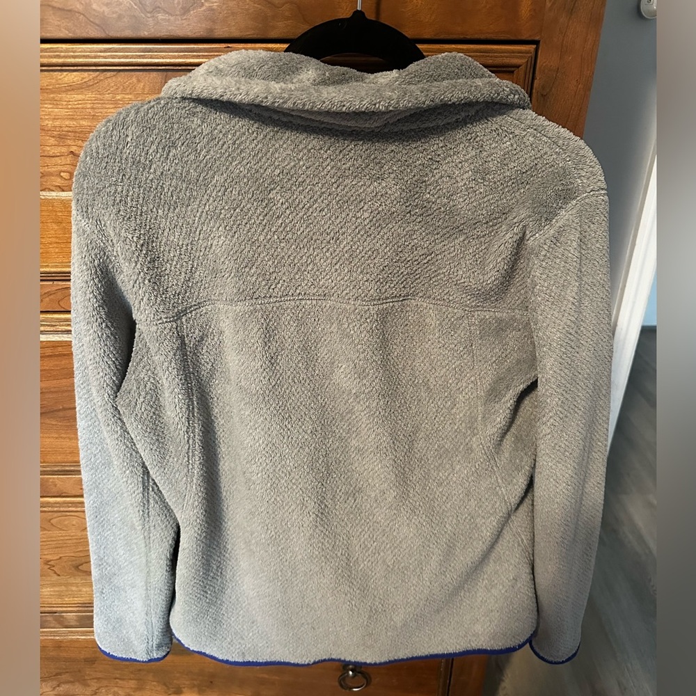 Gray Patagonia Pullover- Size Large - image 2